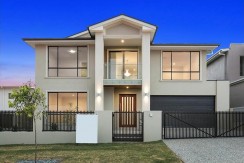 Brand New Magnificent    Rochedale