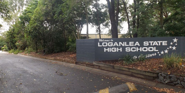 Loganlea_State_High_School_southern_entrance